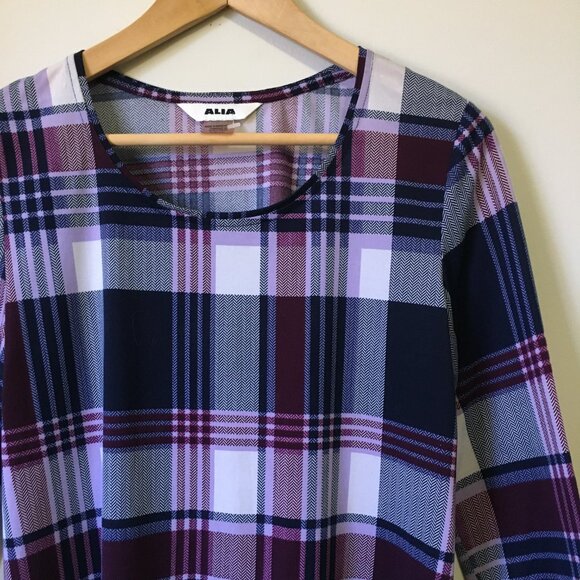 Stretchy Plaid Print 3/4 Sleeve Pullover Top - Picture 4 of 16